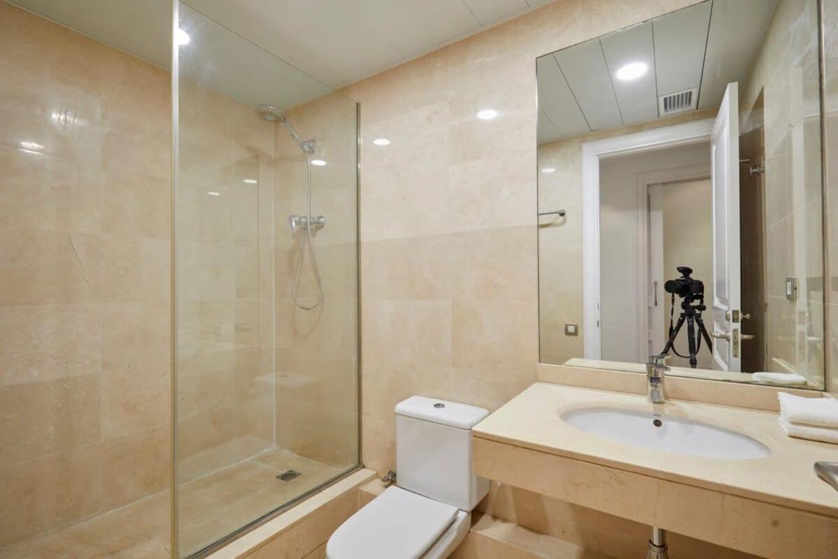 Exquisite And Modern Paradise W Private Terrace And Center Apartment